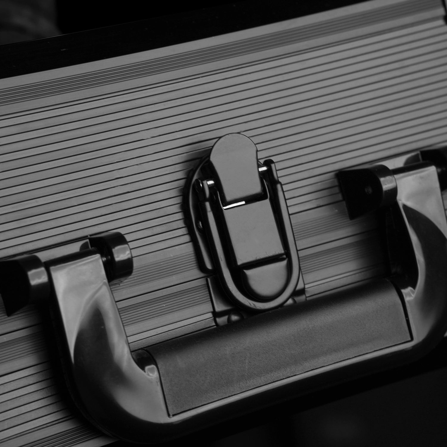 ErgoStrike7 Armory Case Limited Edition: Tactical Gift Kit for FPS Gamers - RAGNOK