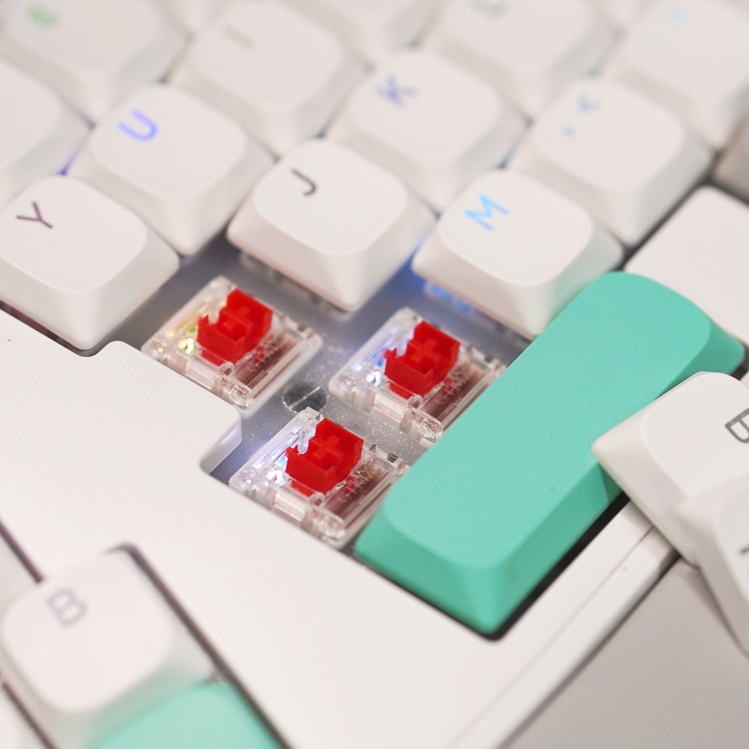 RK104: Split Ergonomic Mechanical Keyboard for Gaming & Office - RAGNOK