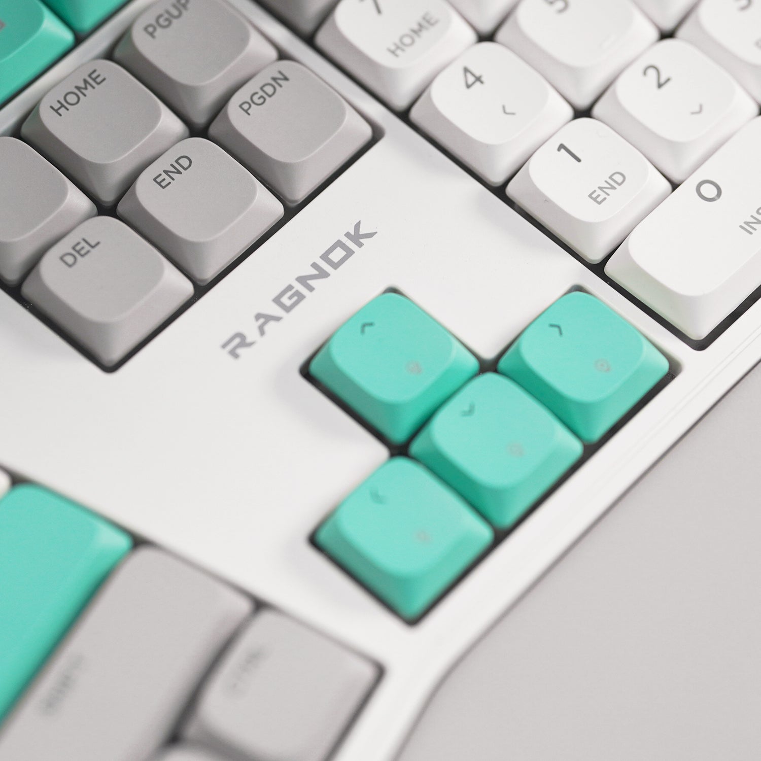RK104: Split Ergonomic Mechanical Keyboard for Gaming & Office - RAGNOK