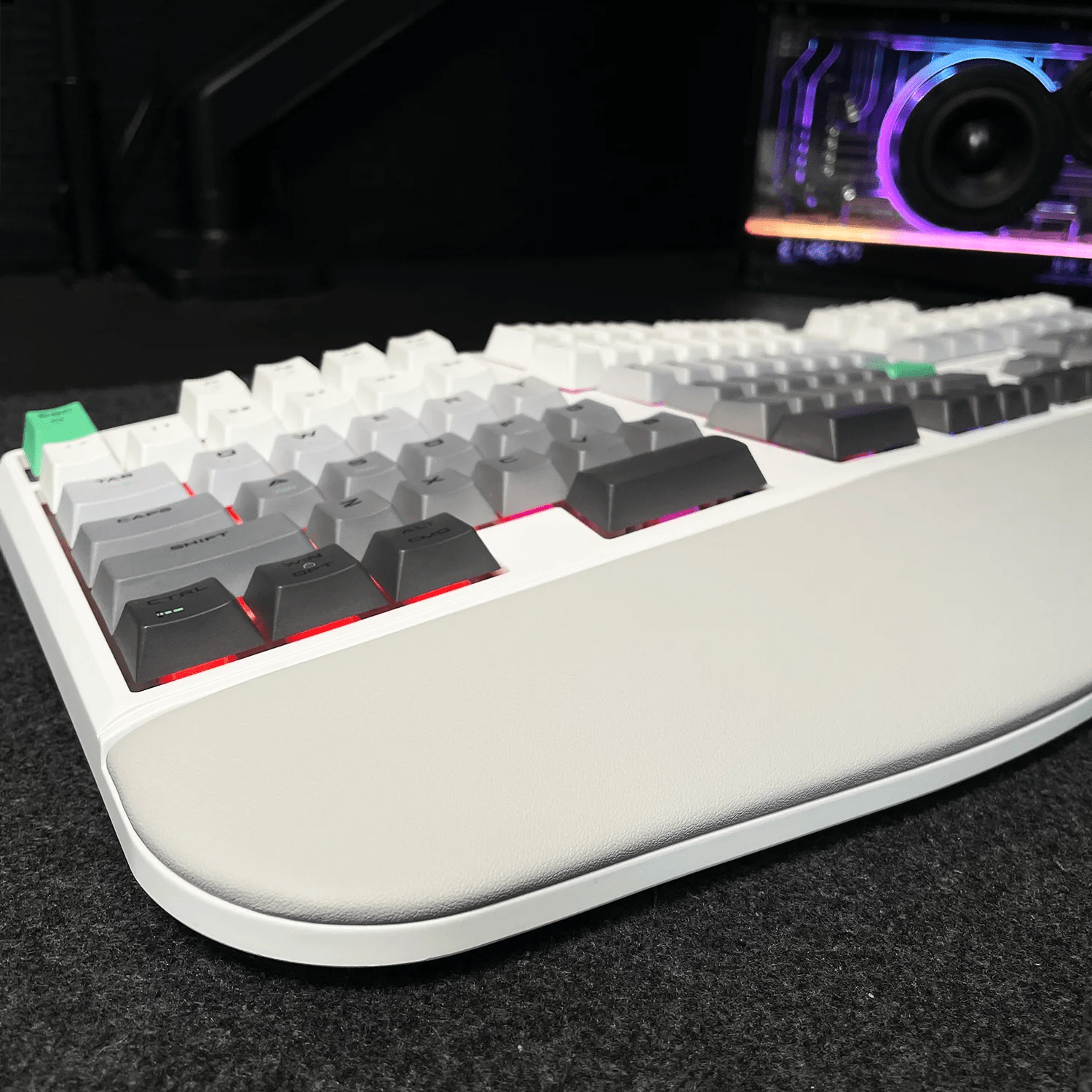 RK104: Split Ergonomic Mechanical Keyboard for Gaming & Office - RAGNOK